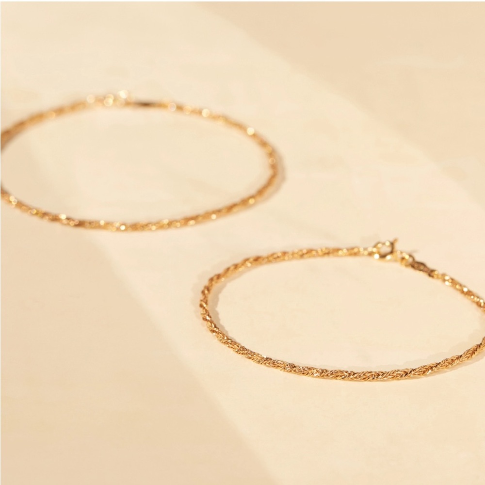 CATBIRD Lover's Bracelet
14k Solid Gold - Picture 9 of 11